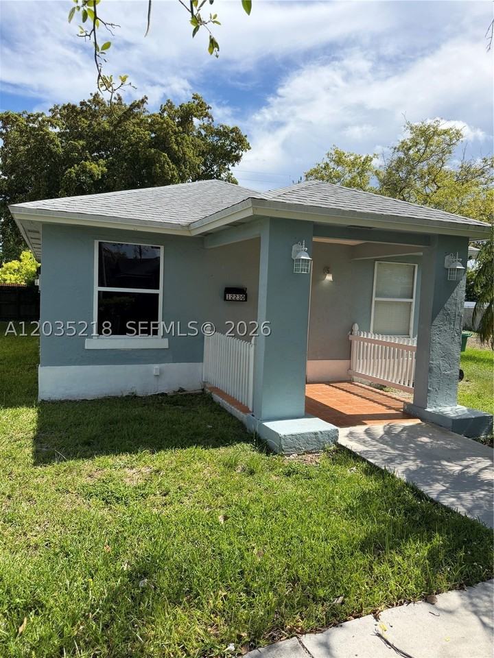 12230 Sw 203rd St - Photo 2 of 27