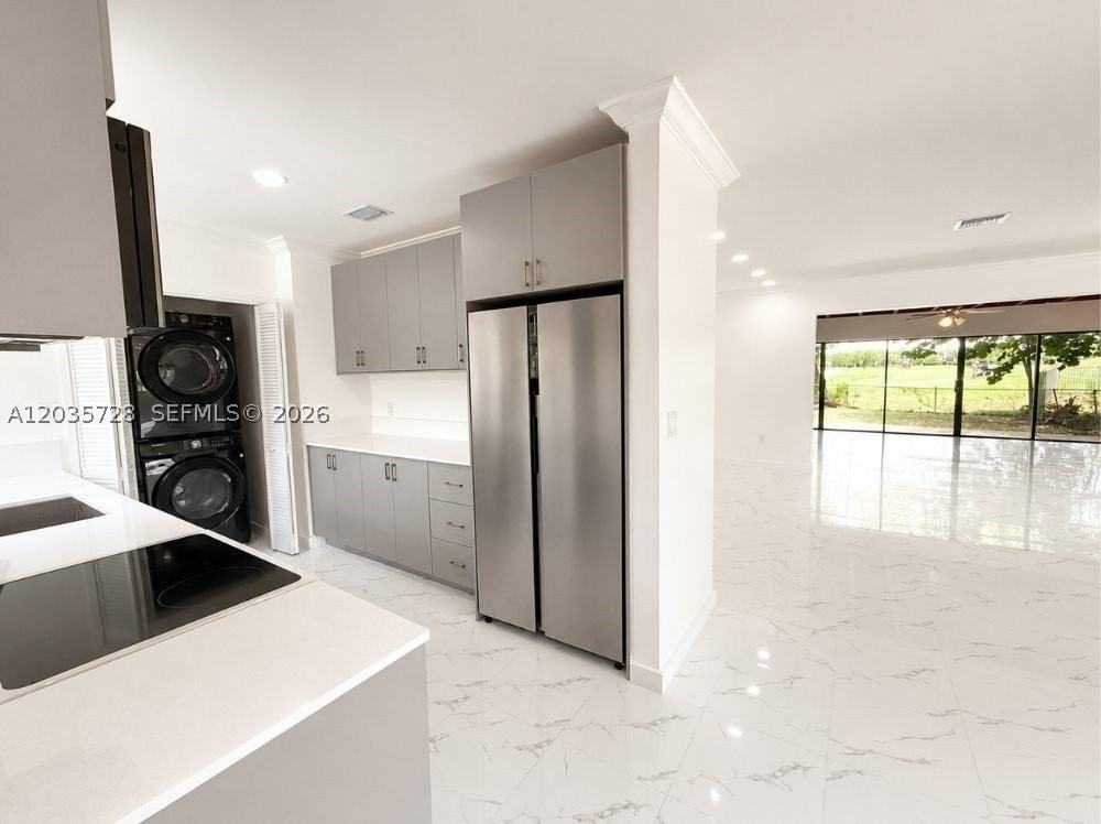 401 S Shore Dr - Photo 5 of 33