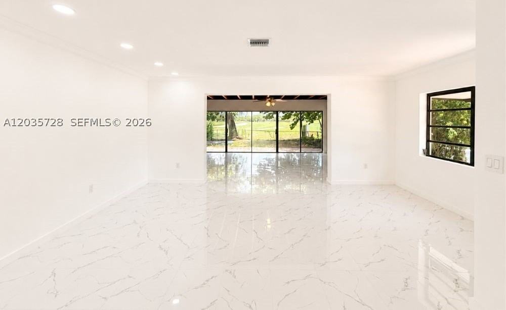 401 S Shore Dr - Photo 6 of 33