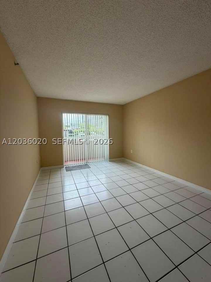 600 Nw 32nd Pl #105 - Photo 4 of 17