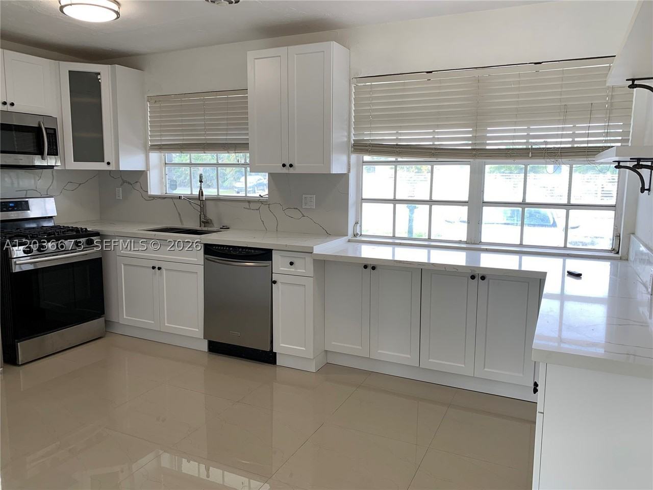 2025 Sw 84th Ct - Photo 7 of 20
