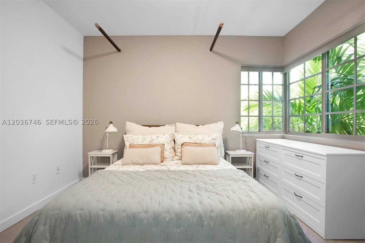 901 3rd St #3 - Photo 2 of 13