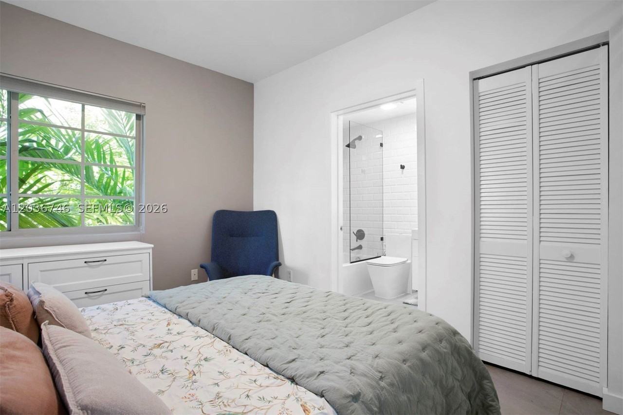 901 3rd St #3 - Photo 4 of 13