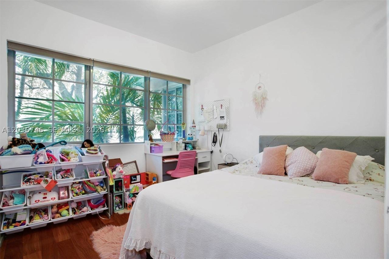 901 3rd St #3 - Photo 5 of 13