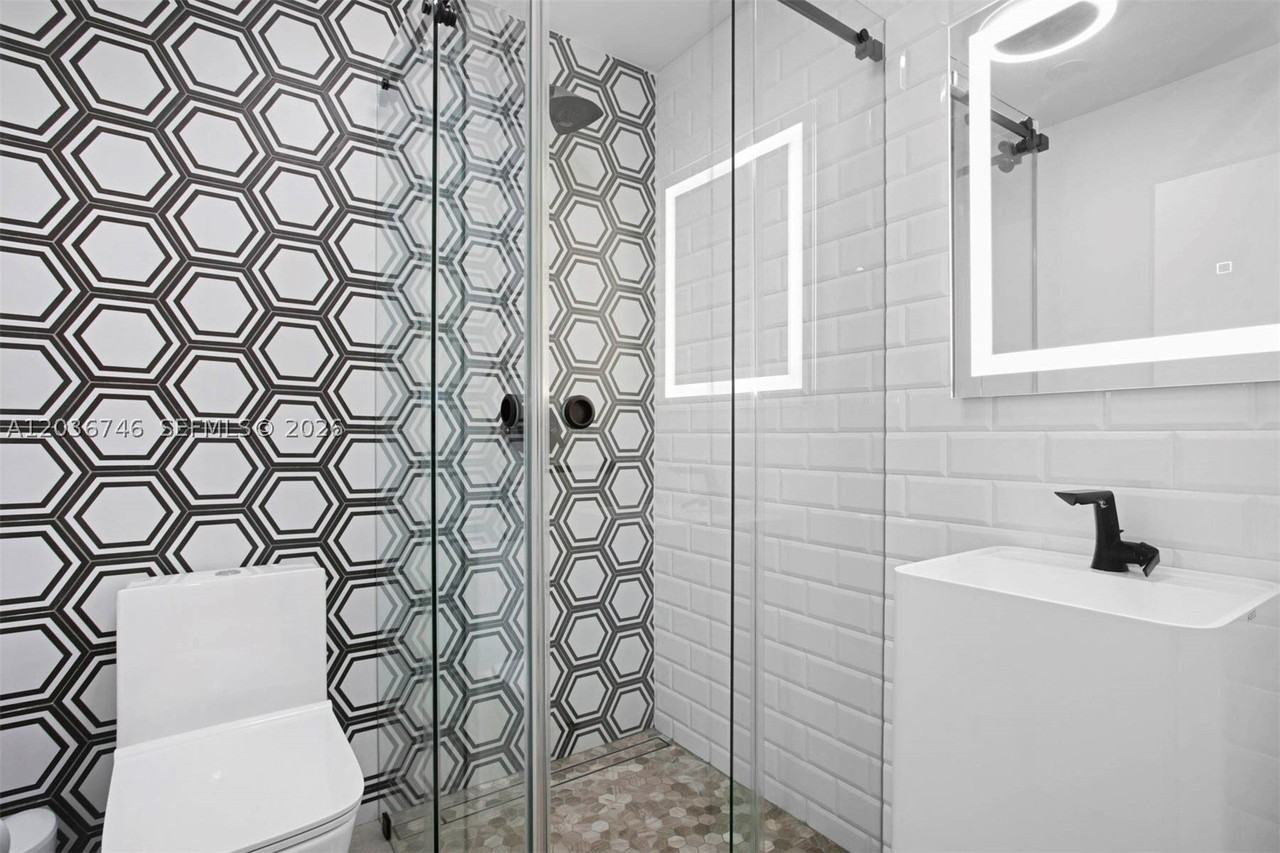 901 3rd St #3 - Photo 6 of 13
