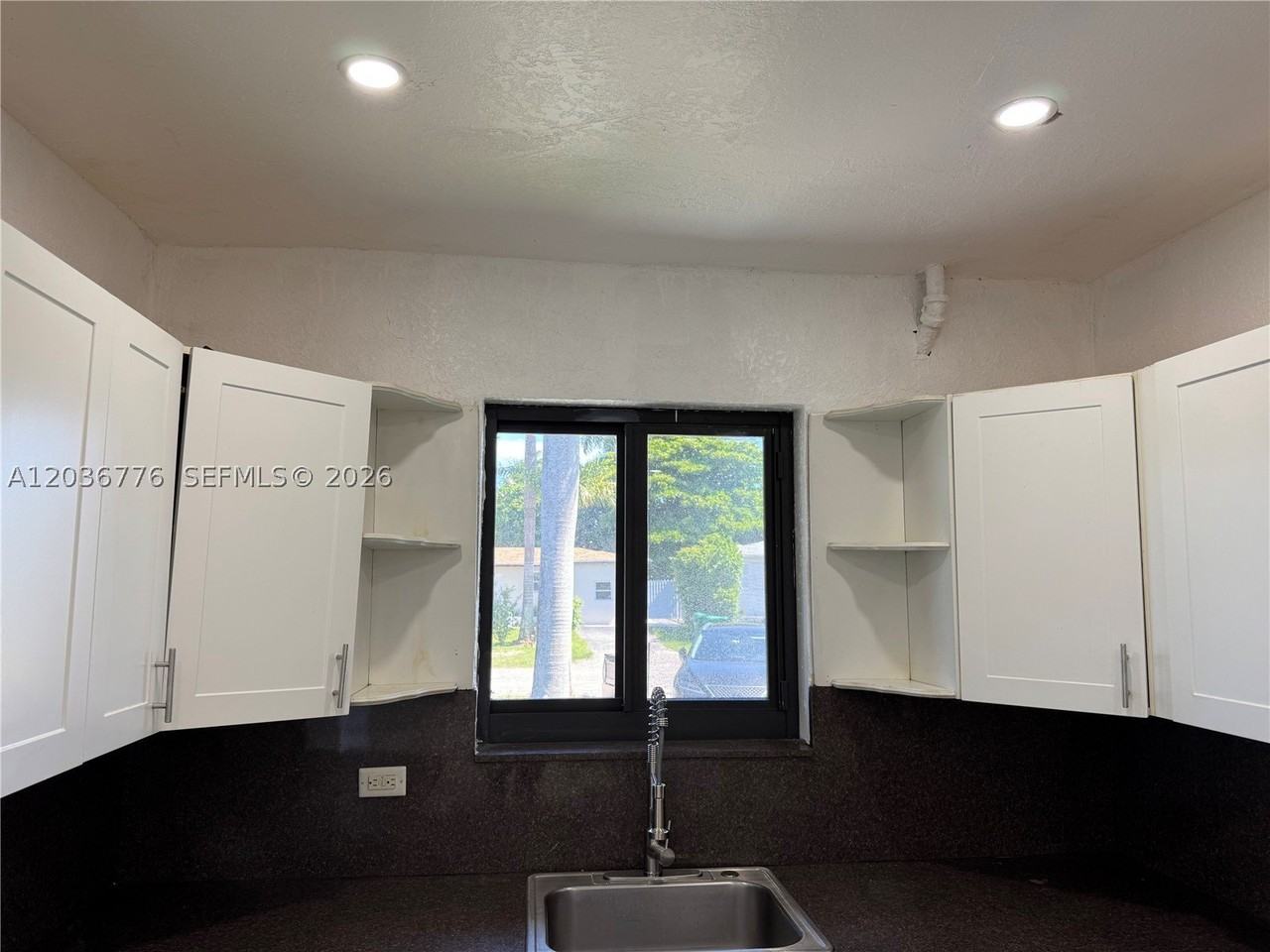 1461 Ne 118th St - Photo 3 of 16