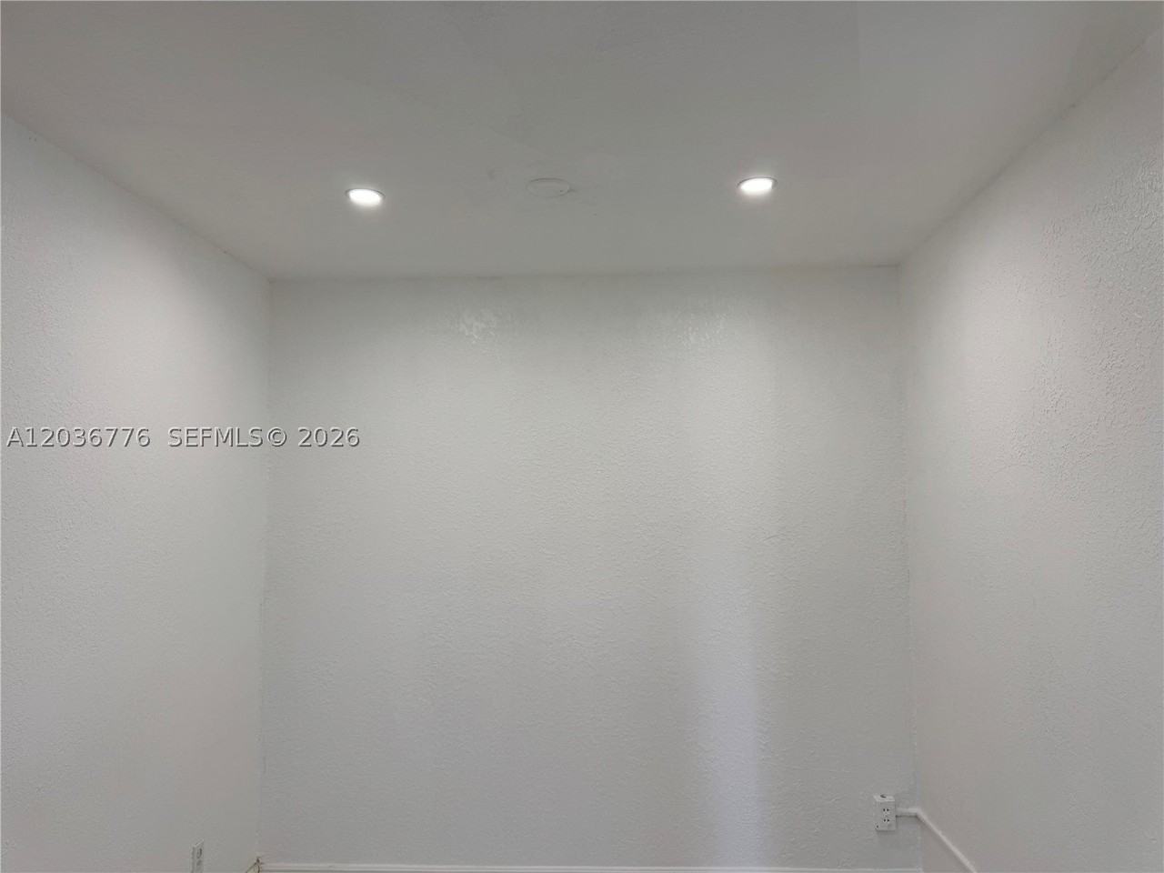 1461 Ne 118th St - Photo 4 of 16