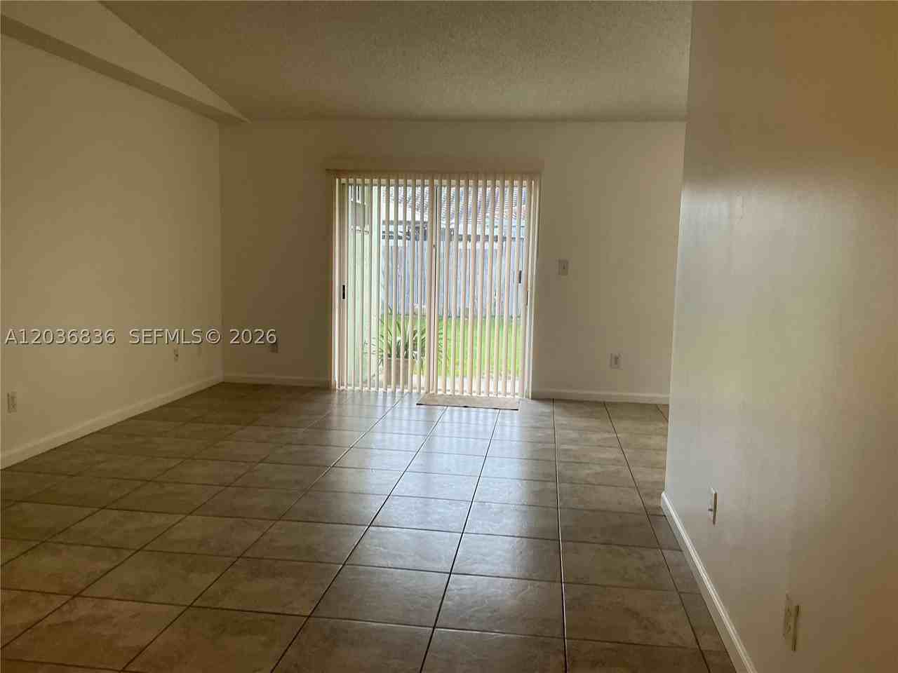 8556 Sw 210th Ter - Photo 4 of 16