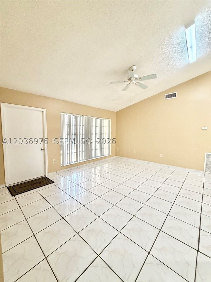 731 Nw 84th Ave - Photo 5 of 14