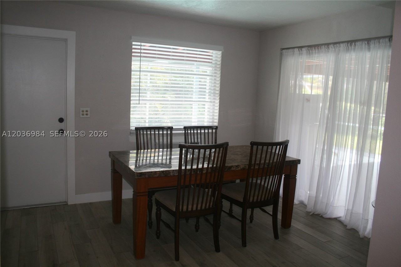 621 Sw 64th Way #1 - Photo 6 of 21