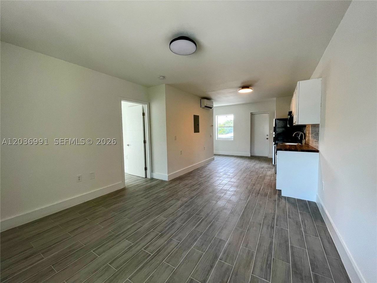 455 Ne 62nd St #2 - Photo 4 of 9