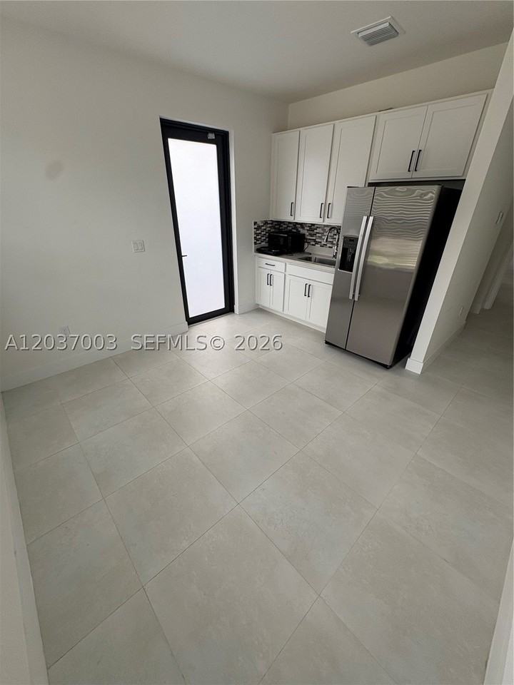 30940 Sw 192nd Ave #B - Photo 3 of 14