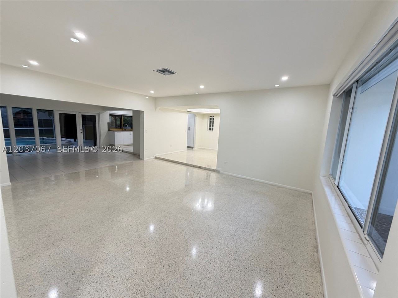 2134 Sw 99th Ave #2134 - Photo 6 of 12