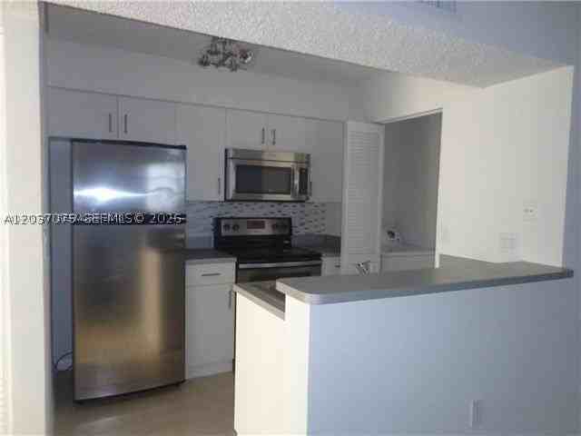 1267 Sw 46th Ave #2315 - Photo 2 of 18