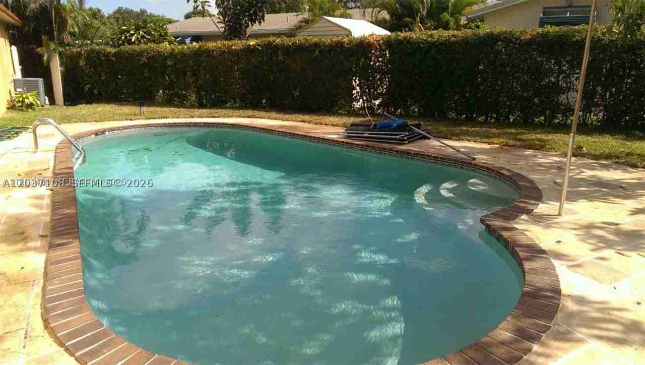 18223 Oleta Dr #18223