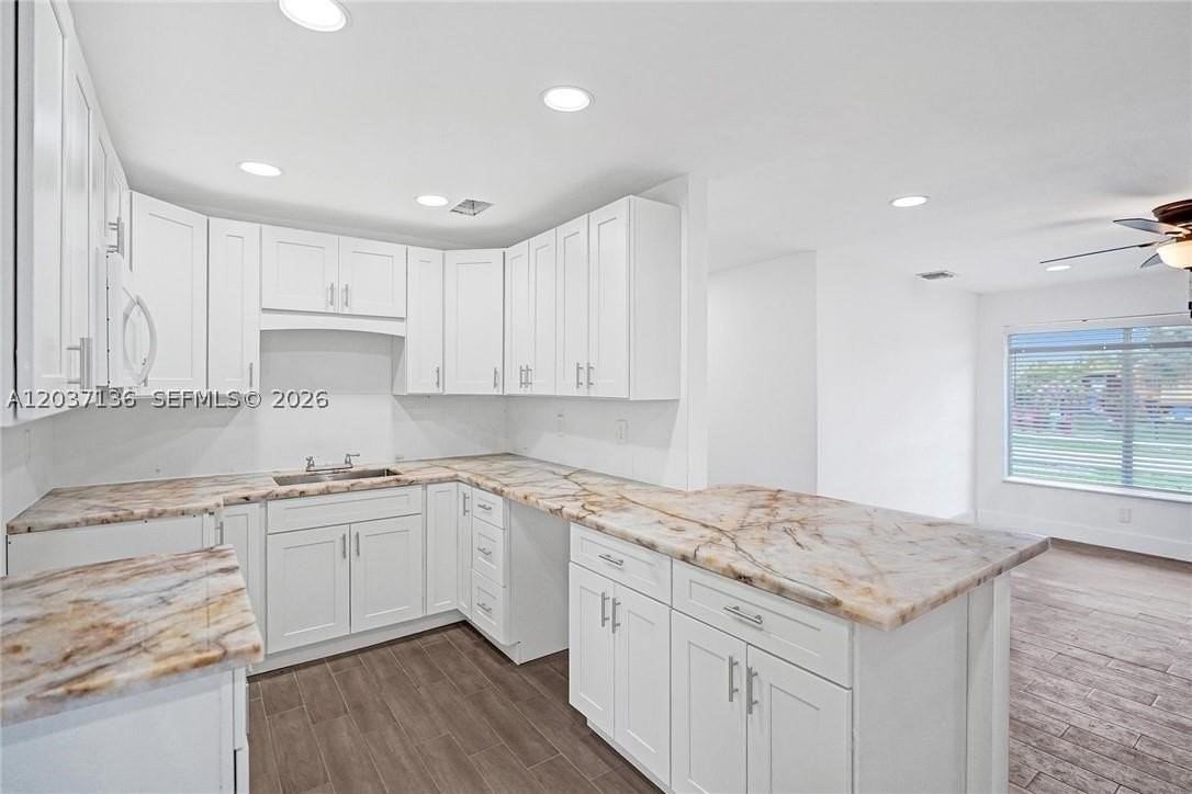 5701 Sw 37th St - Photo 5 of 11