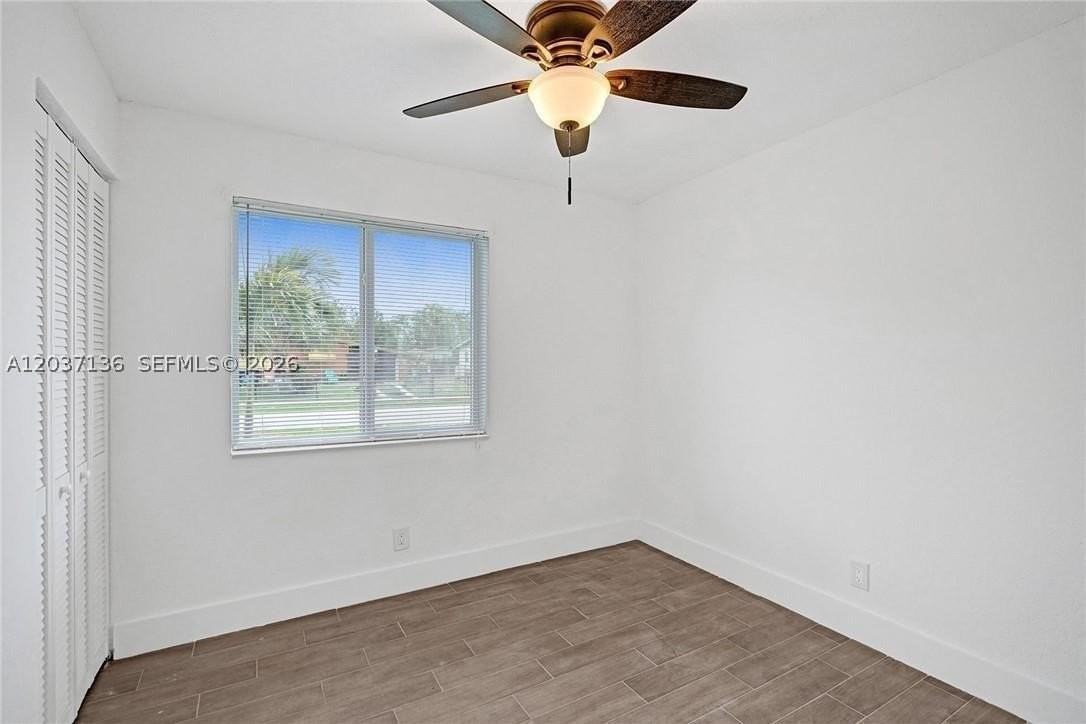 5701 Sw 37th St - Photo 6 of 11