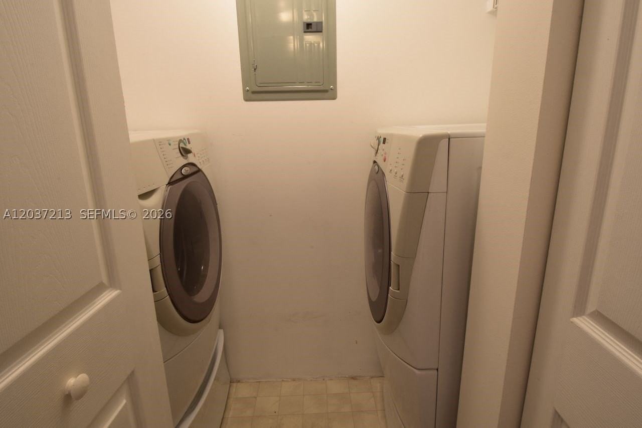17150 N Bay Rd #2314 - Photo 6 of 15