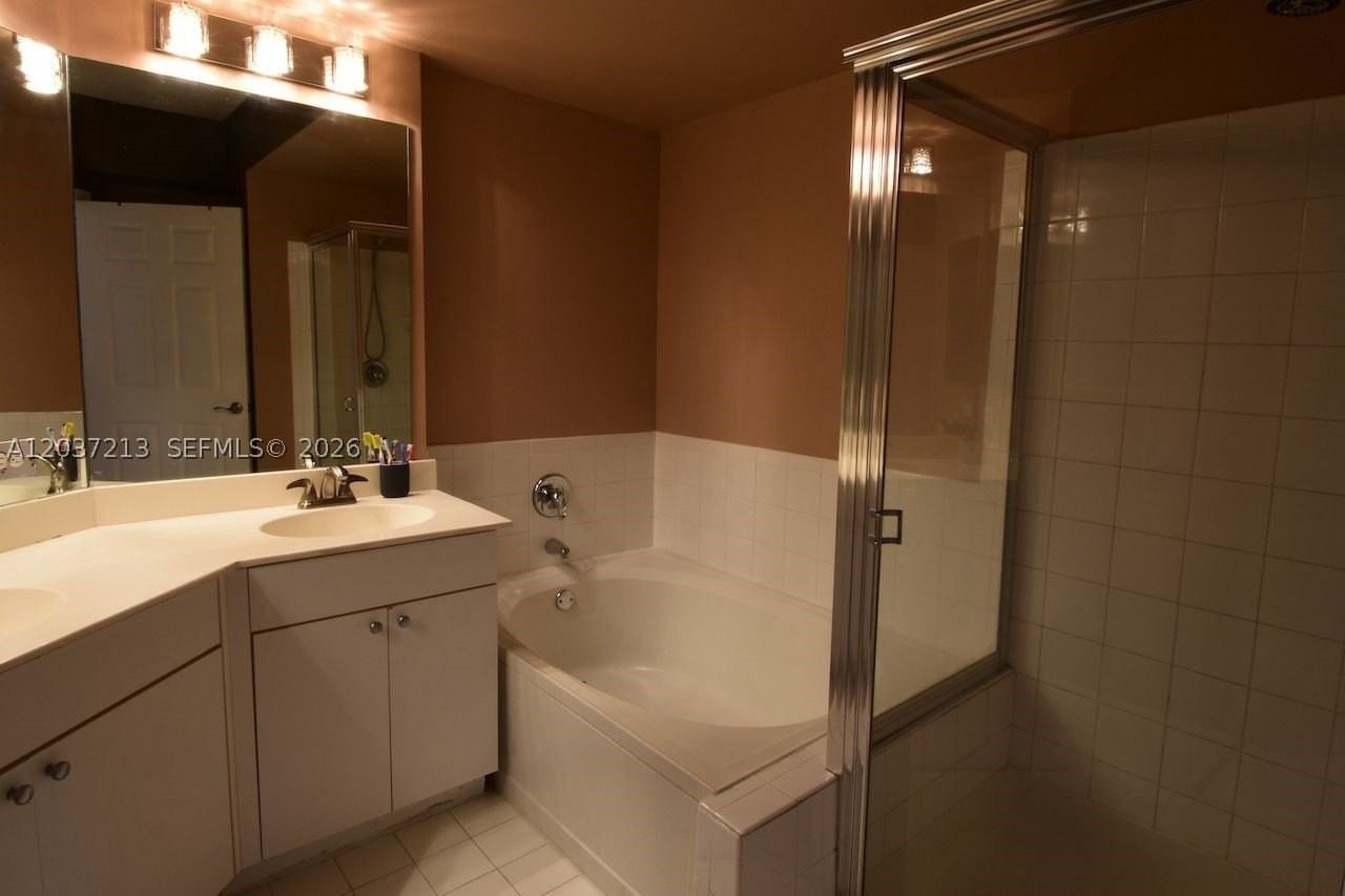 17150 N Bay Rd #2314 - Photo 7 of 15
