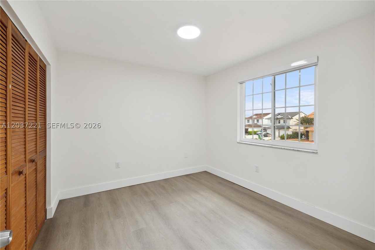 15131 Sw 58th St - Photo 6 of 12