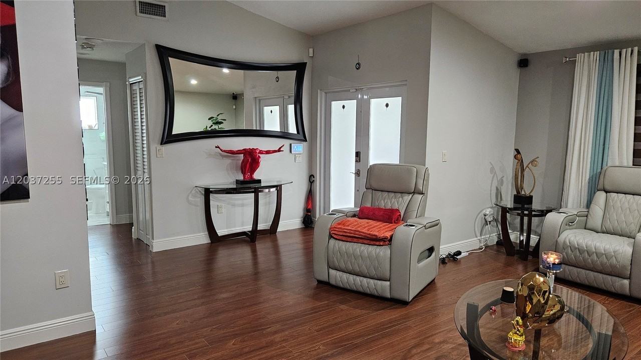 17124 Sw 143rd Pl #0 - Photo 4 of 29
