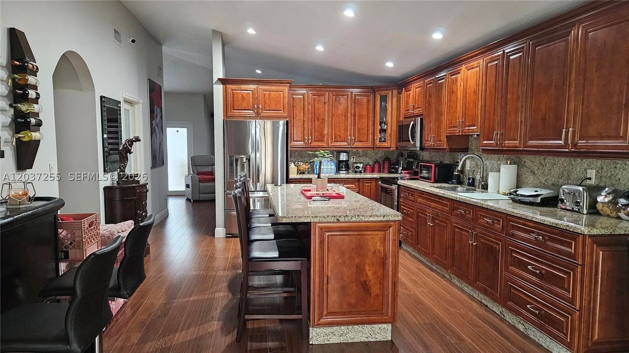 17124 Sw 143rd Pl #0 - Photo 5 of 29