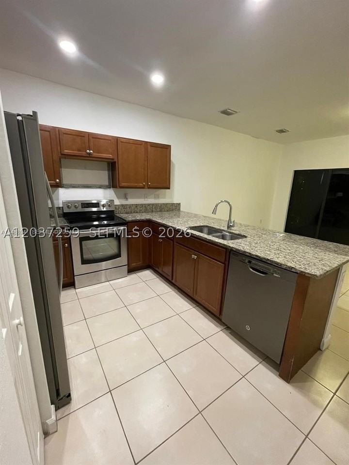 24804 Sw 116th Ave - Photo 3 of 13