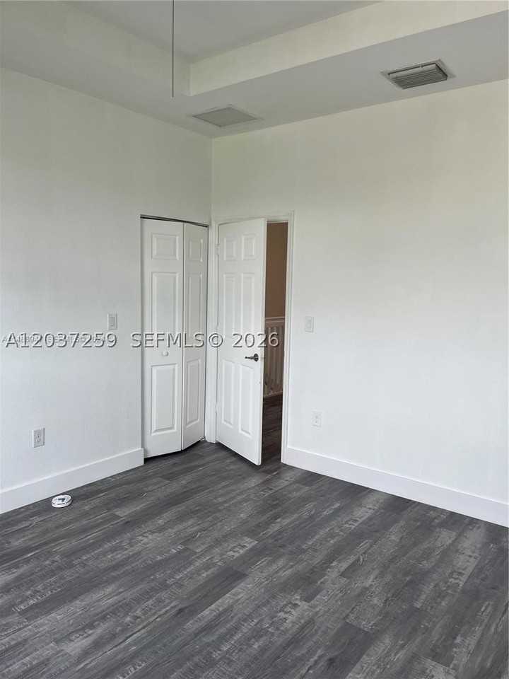 24804 Sw 116th Ave - Photo 7 of 13
