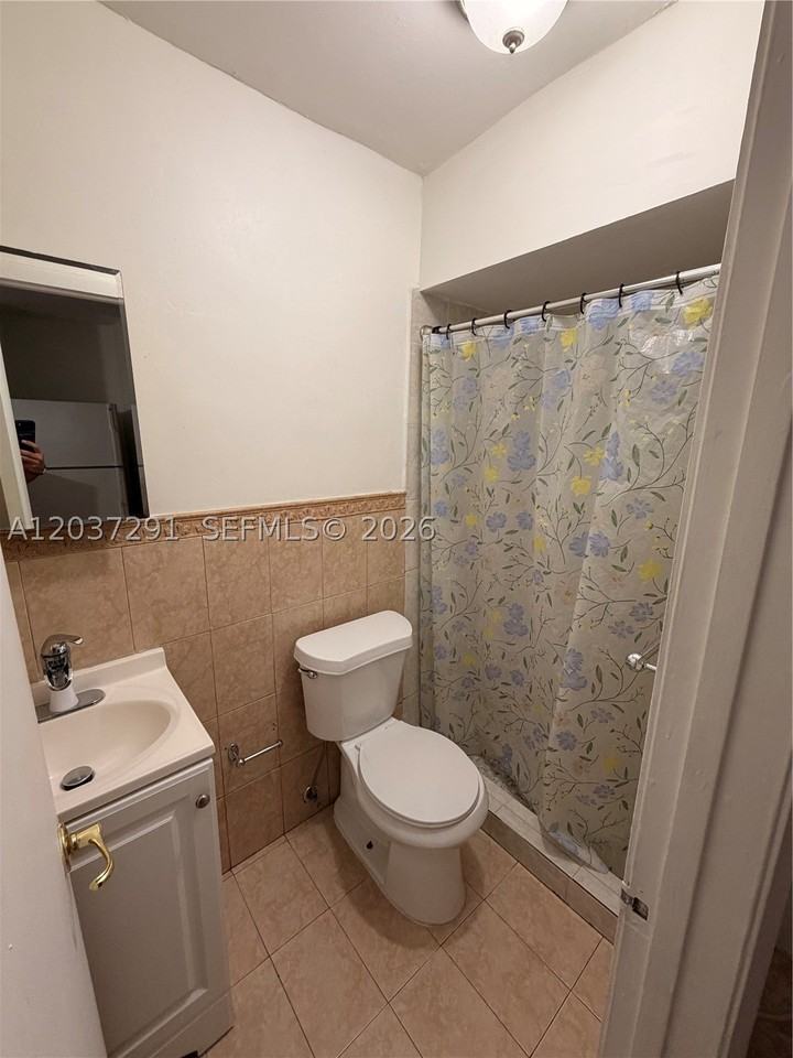 505 E 18th St - Photo 3 of 9