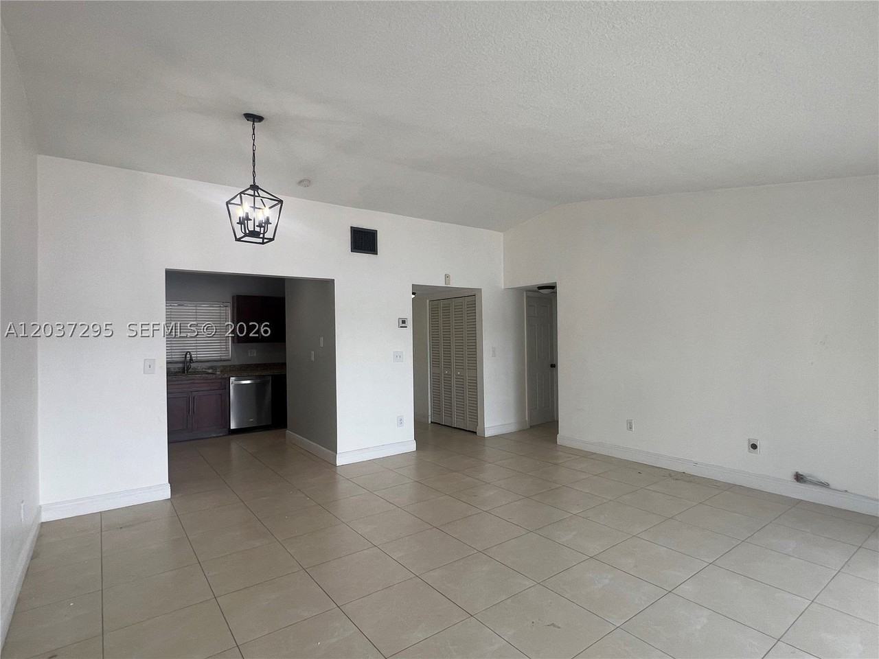 11800 Sw 123rd Ave - Photo 4 of 12