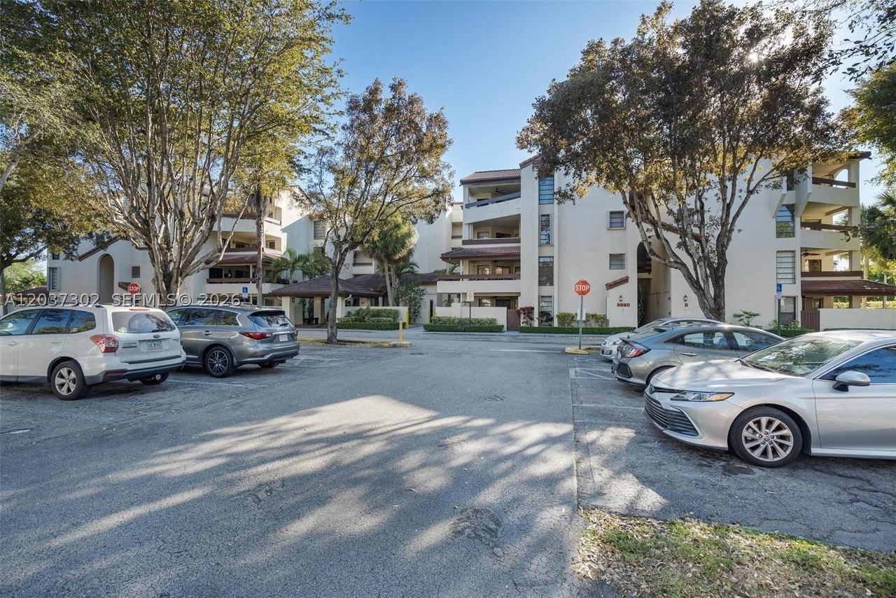 9040 Sw 125th Ave #D408 - Photo 2 of 36