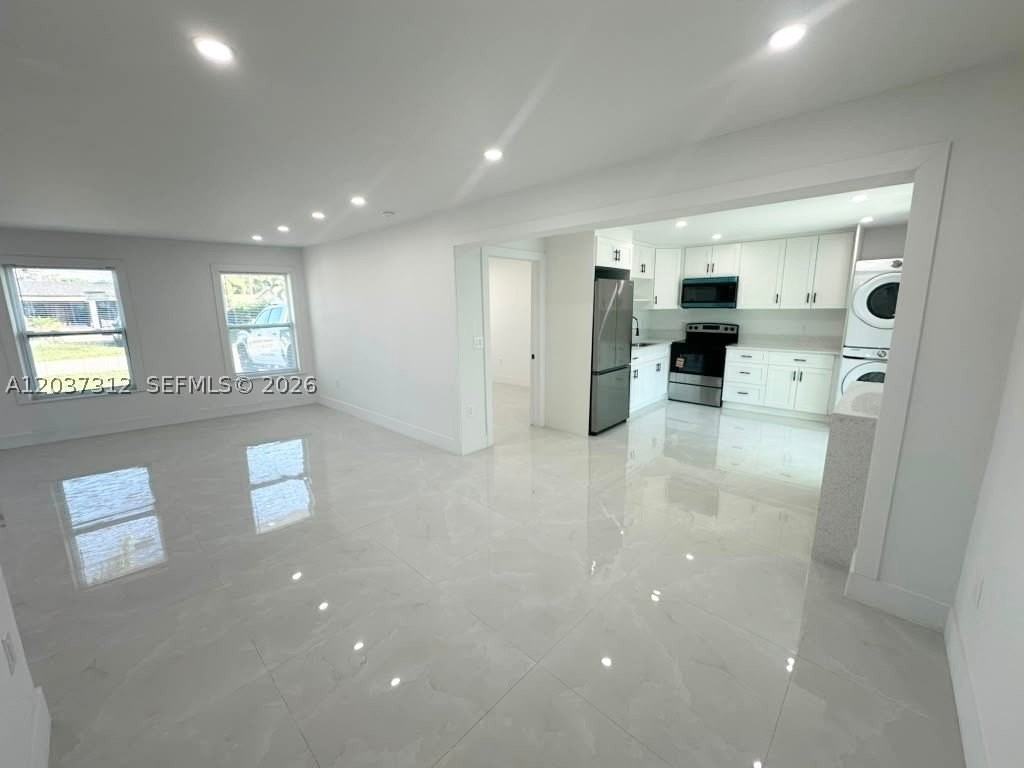 1473 Ne 30th Ct - Photo 4 of 15