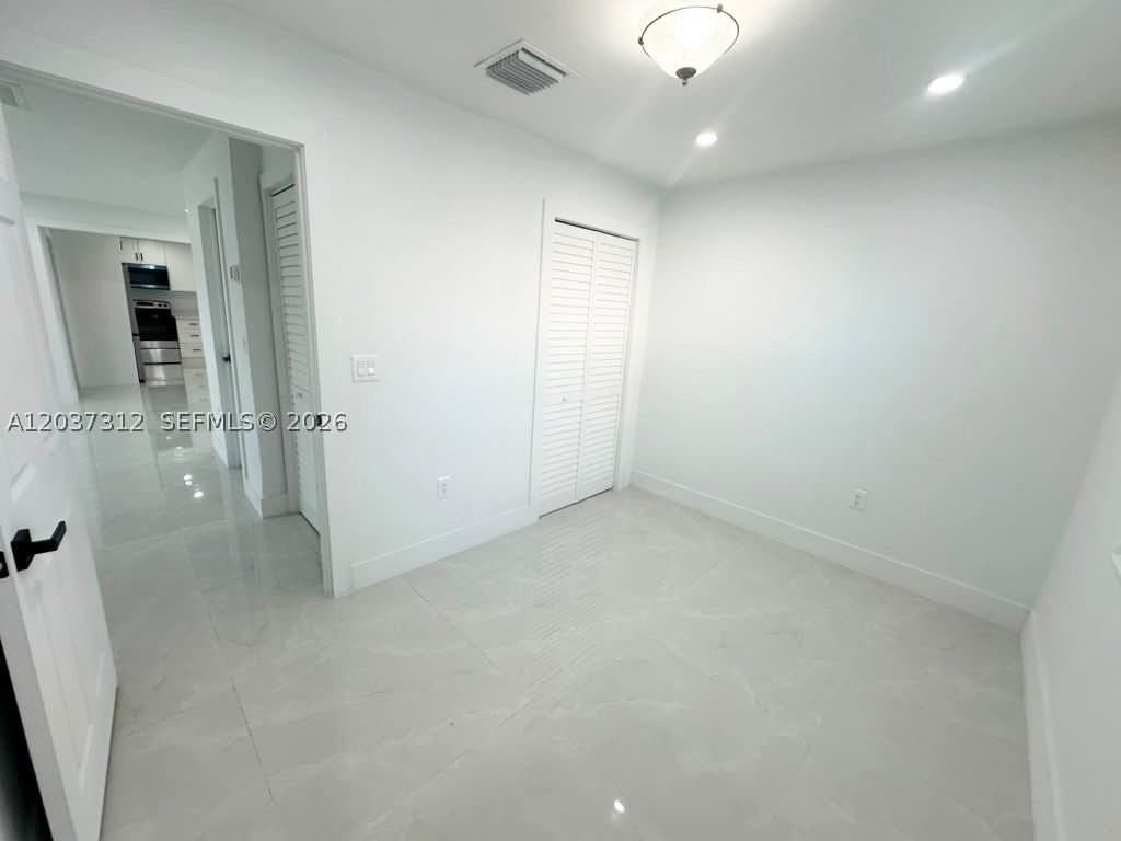 1473 Ne 30th Ct - Photo 6 of 15