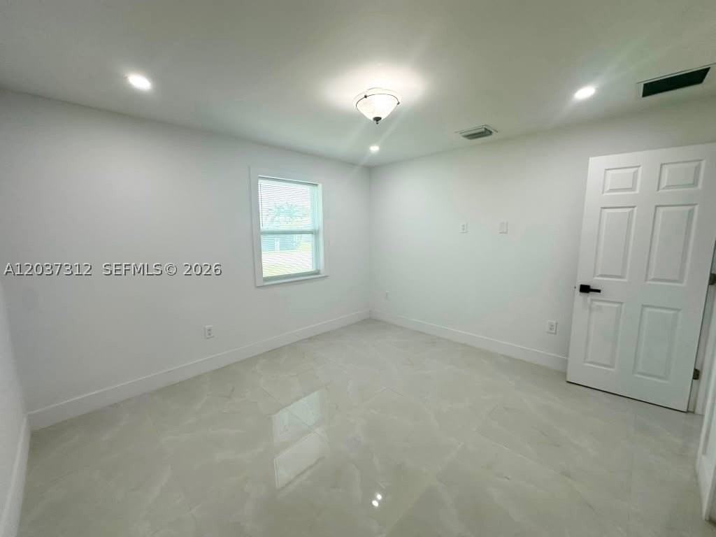 1473 Ne 30th Ct - Photo 7 of 15