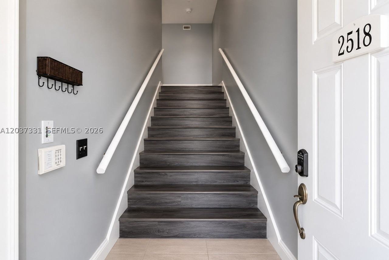2518 Se 20th Pl #203B - Photo 5 of 22