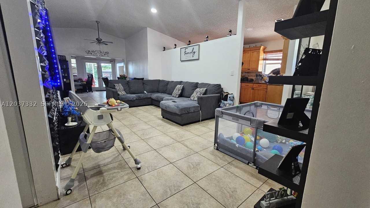 11878 Sw 208th Ter - Photo 3 of 27