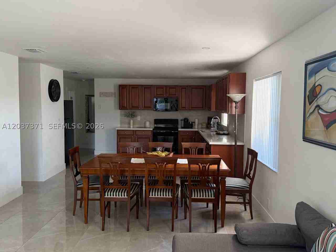 208 Nw 7th St #1 - Photo 7 of 16