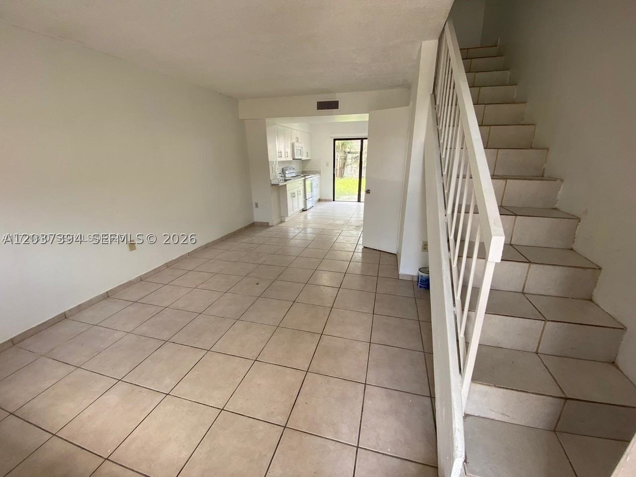 1813 Sw 107th Ave #2402 - Photo 5 of 7