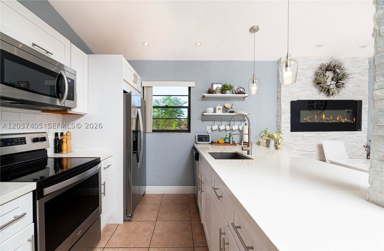 18226 Mediterranean Blvd #5-16 - Photo 4 of 32