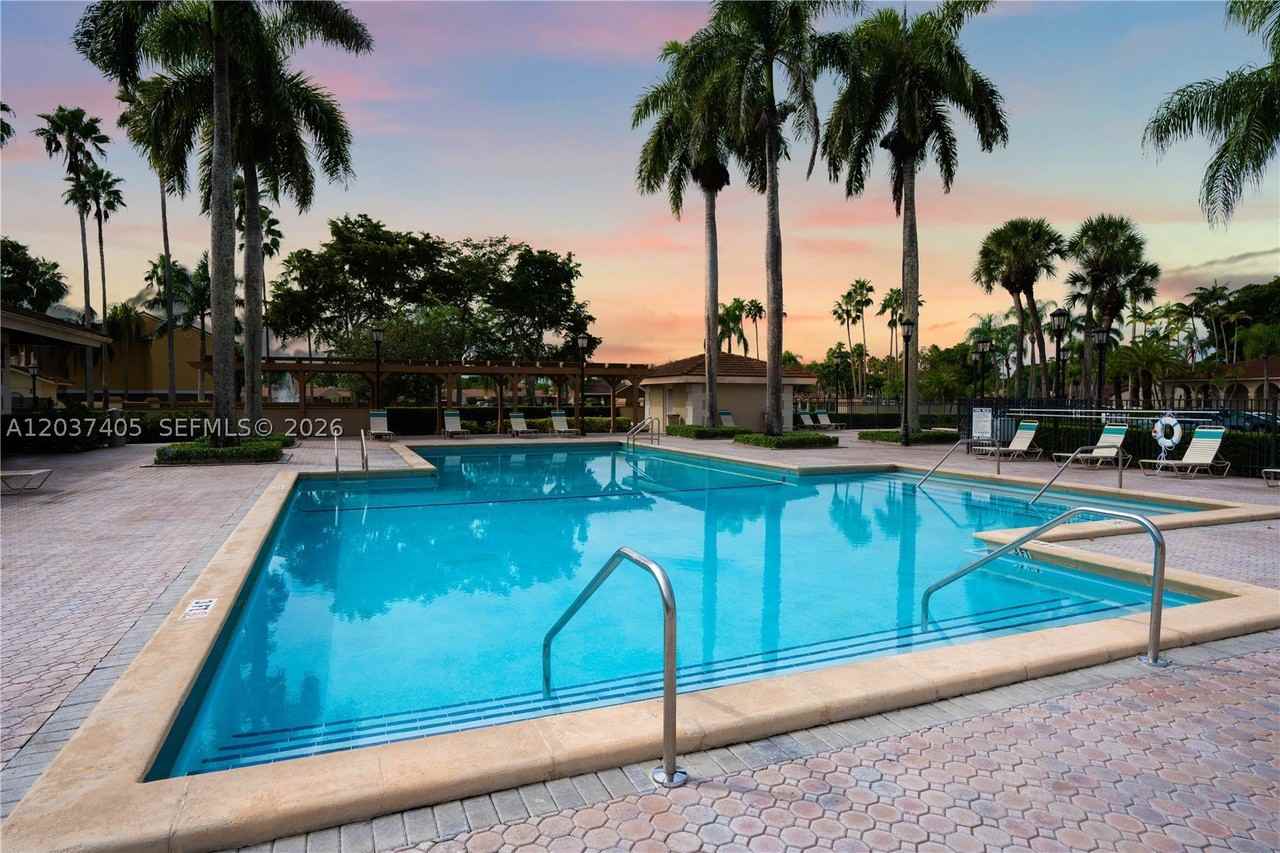18226 Mediterranean Blvd #5-16 - Photo 6 of 32