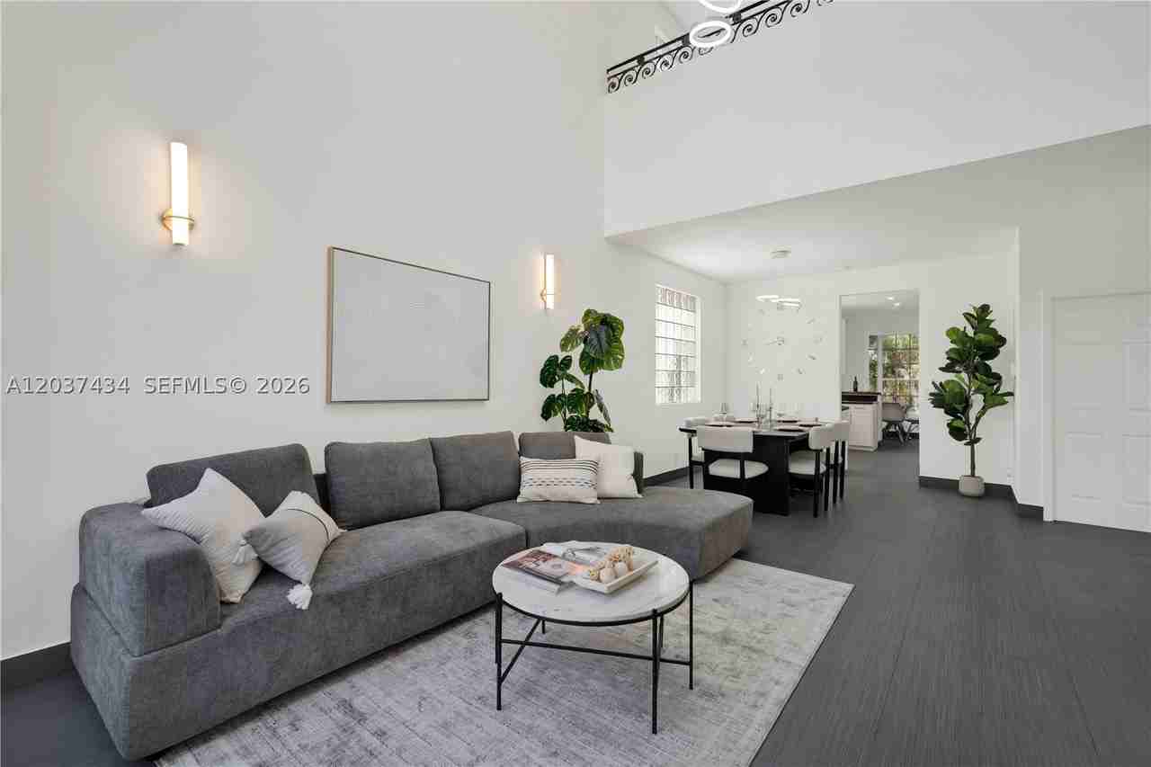 1251 Hayes St - Photo 7 of 48