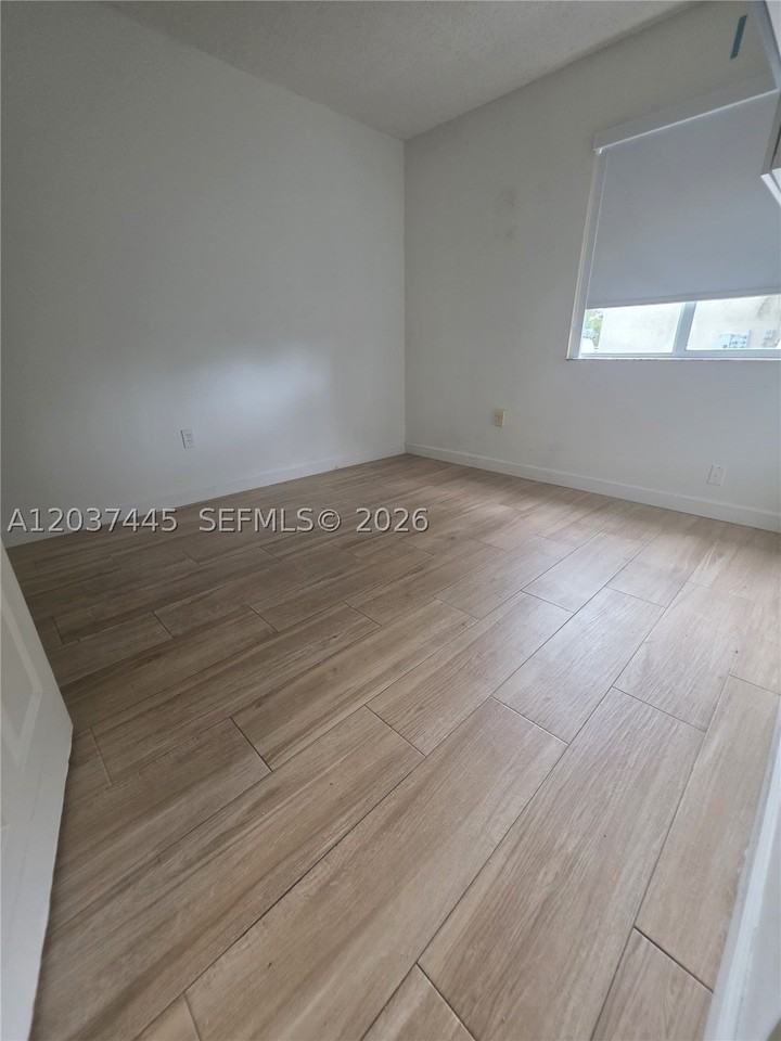 15711 Sw 137th Ave #101 - Photo 6 of 24