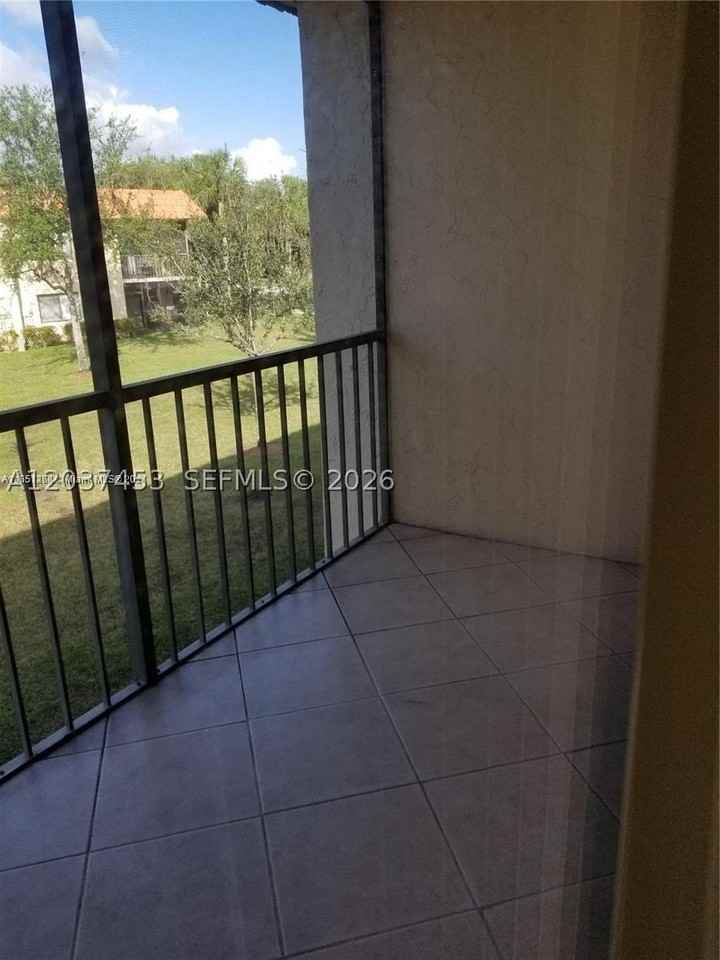 369 Lakeview Dr #204 - Photo 6 of 25