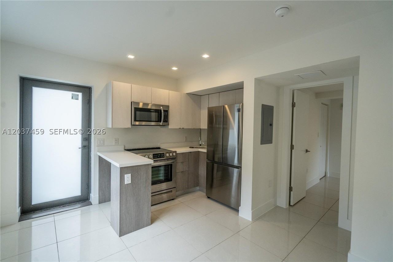 1971 Bay Dr #110 - Photo 5 of 15