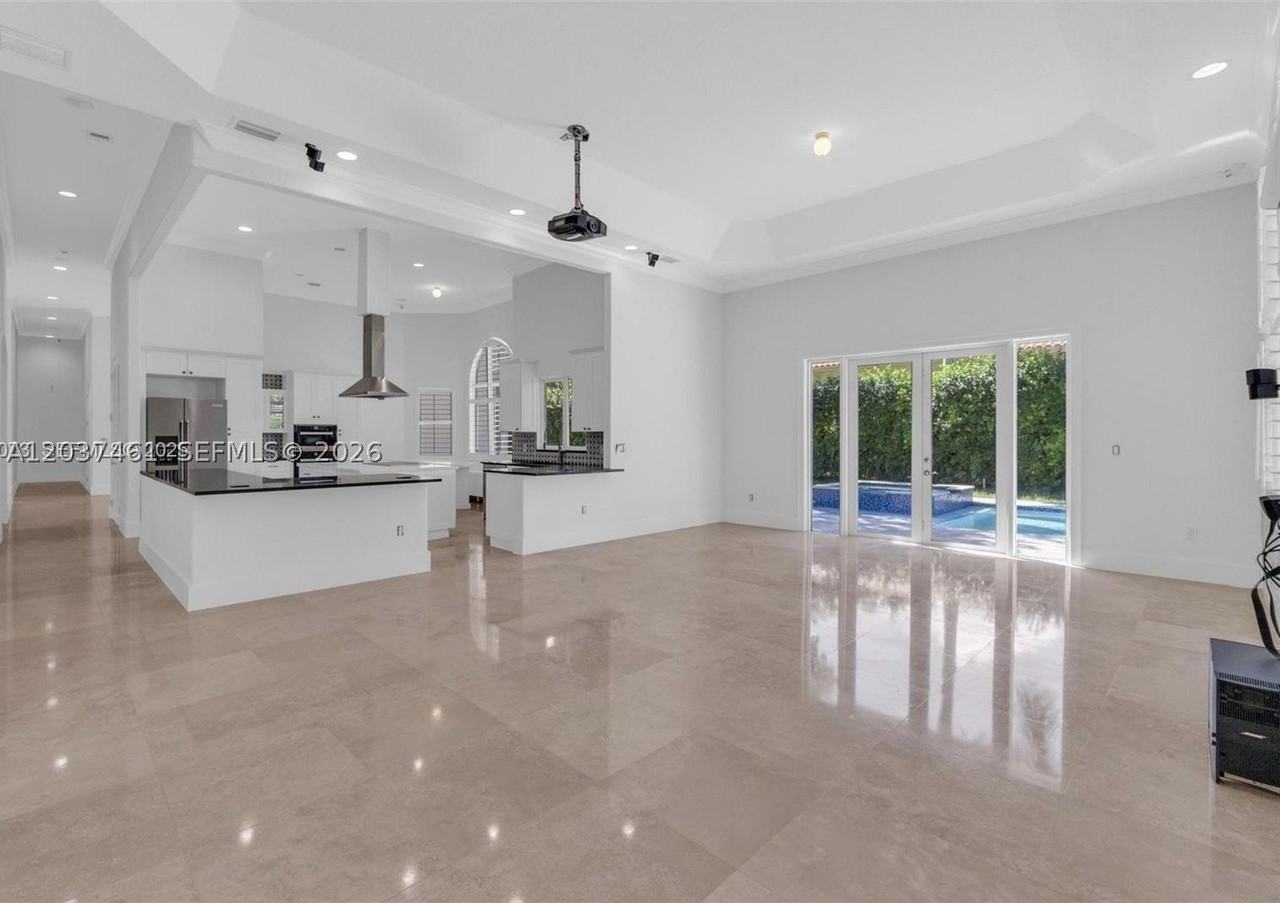17910 Sw 80th Ave - Photo 4 of 21