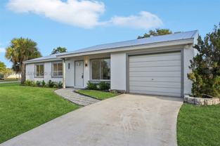 337 Sw Cherryhill Rd - Photo 1 of 1