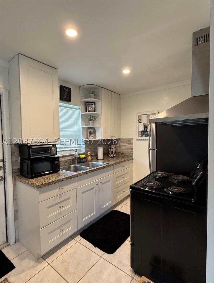 612 W Drew St #E - Photo 6 of 10