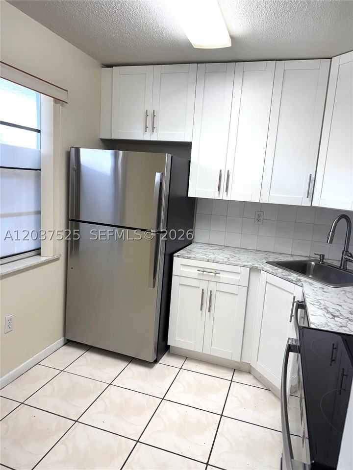 9440 Fontainebleau Blvd #406 - Photo 5 of 13