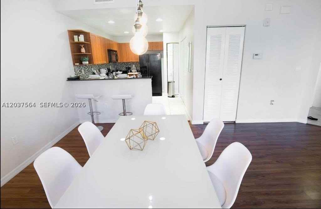 10805 Nw 89th Ter #202-4 - Photo 4 of 9