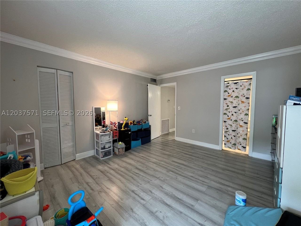6886 N Kendall Dr #D407 - Photo 5 of 24